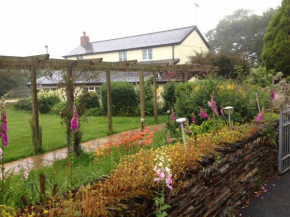 Отель Barton Gate Farm B&B  Бьюд